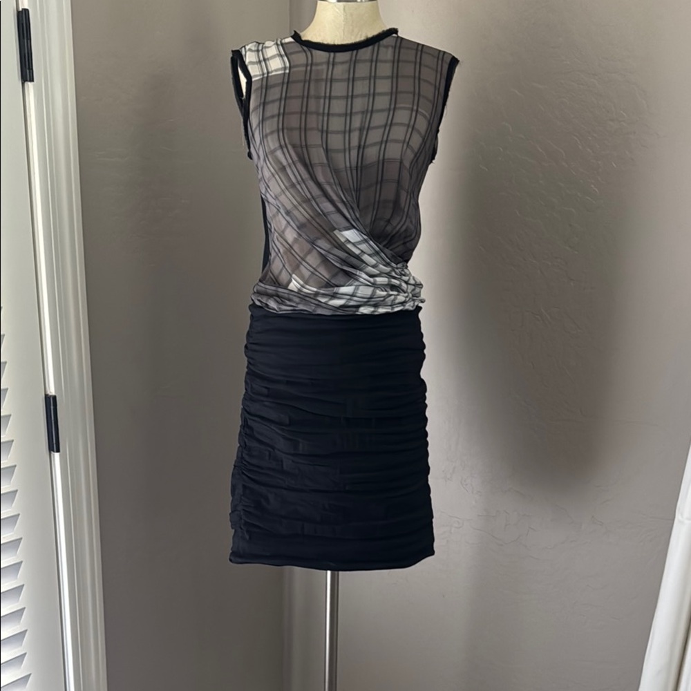 Nicole Miller Artilier  Black and Gray Midi Dress size 4